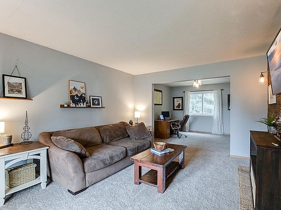 4th image of 2201 Connelly Cir