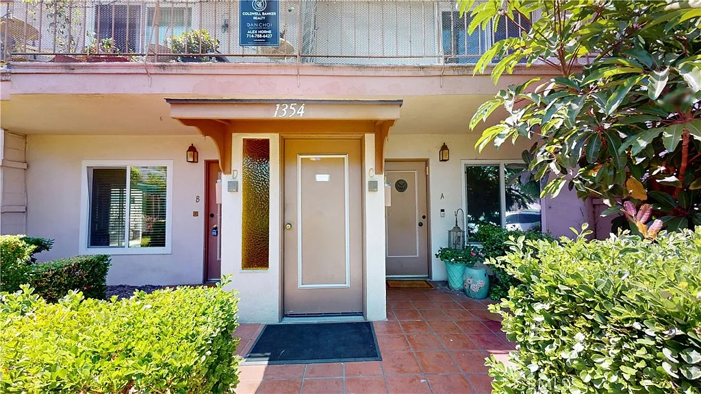 2 bed, 1302 sqft, $3,400 — Photo 2