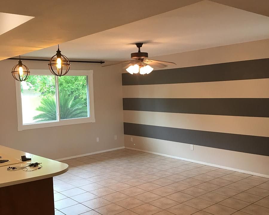 1st image of 610 E Manhatton Dr