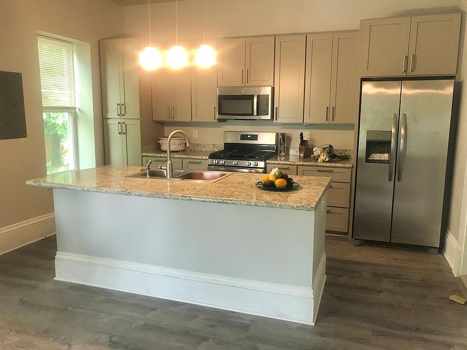 Kitchen. Another view