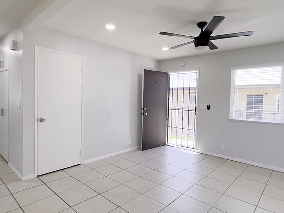 3rd image of 1496 Oakdale Ave Unit 3
