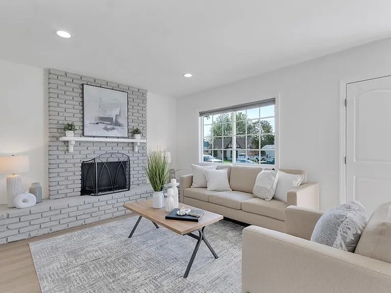 17733 Los Alimos St — Photo 3