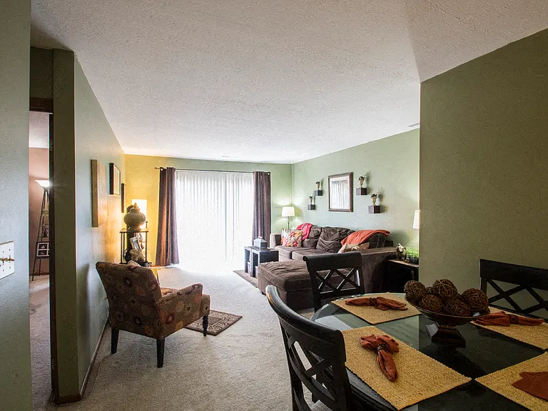 London Square Apartments — Photo 6