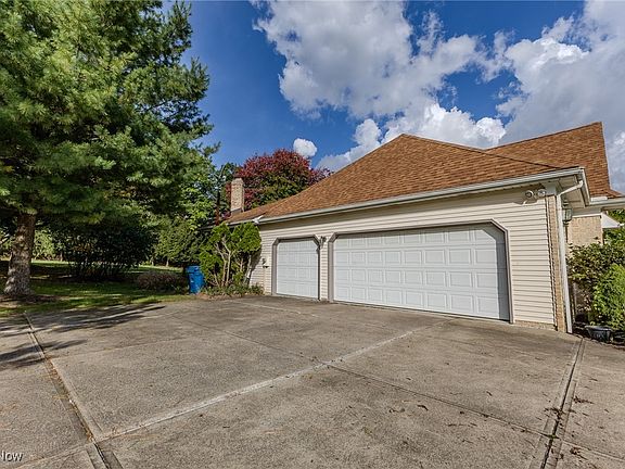2nd image of 2820 Loreto Dr