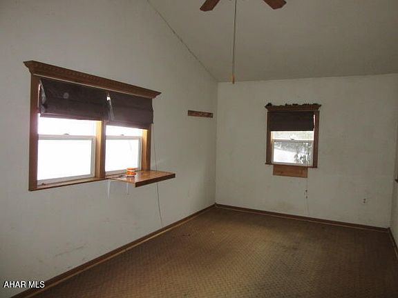 2nd image of 133 Dagus Mines Rd