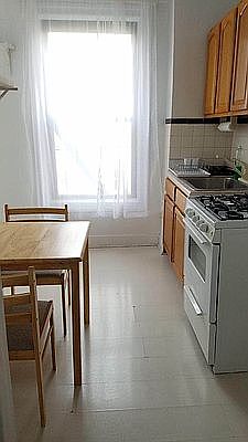 4th image of 126 N 5th St #6