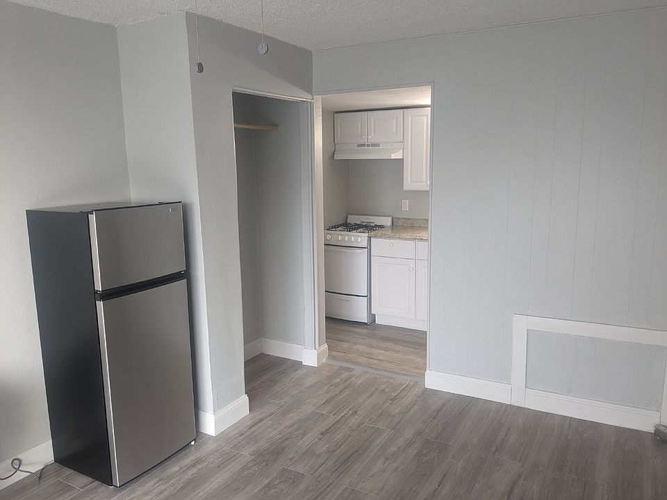 1st image of 1202 Ridgewood Ave Unit 210