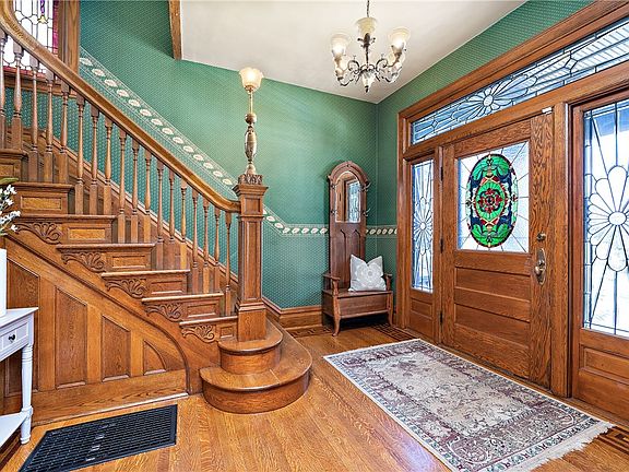 5th image of 22 Emerson Ave