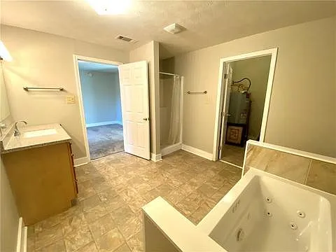 Building Photo - 1410 College Dr