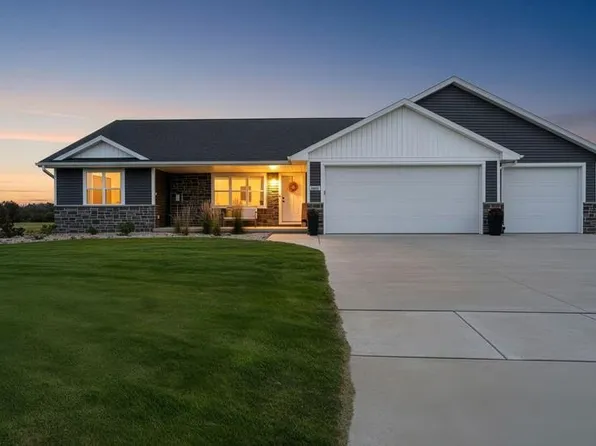 2347 Tigerwood Trl, De Pere, WI 54115