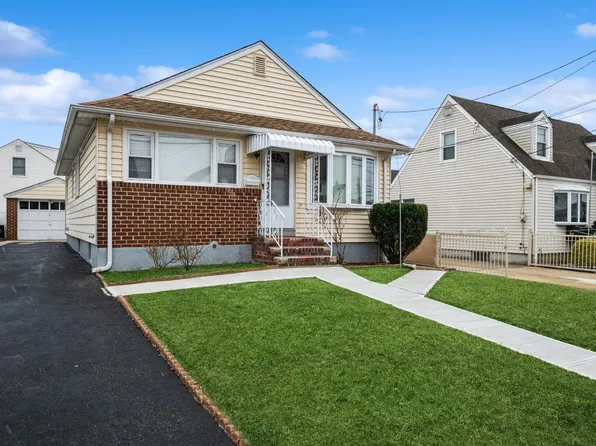 140 Sheridan Boulevard, Mineola, NY 11501