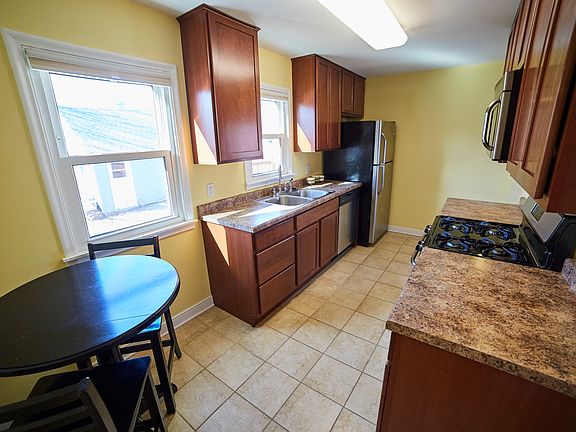 3rd image of 4757 Douglas Dr N