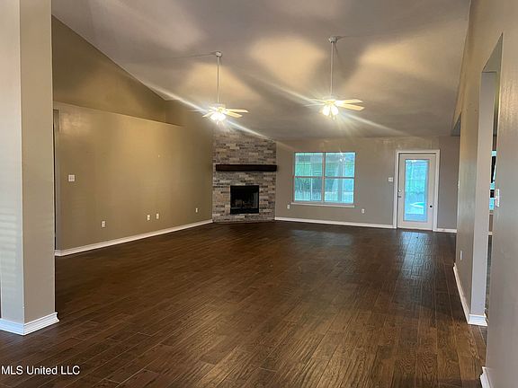 3rd image of 15138 Haversham Pl