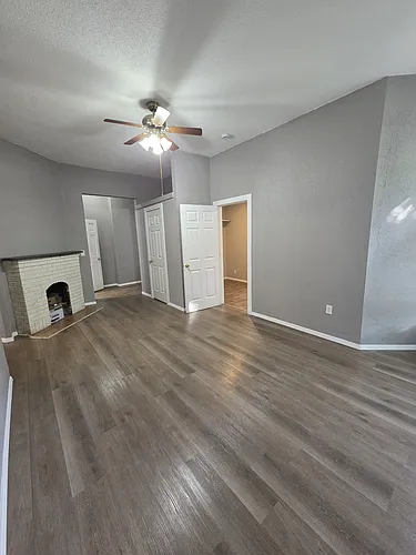 1595 Van Buren Ave #1 Photo 1