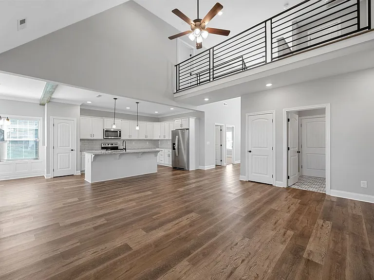 573 Bowden Dr — Photo 10