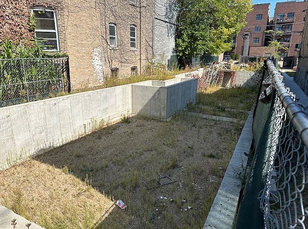 2nd image of 4863 N Ashland Ave