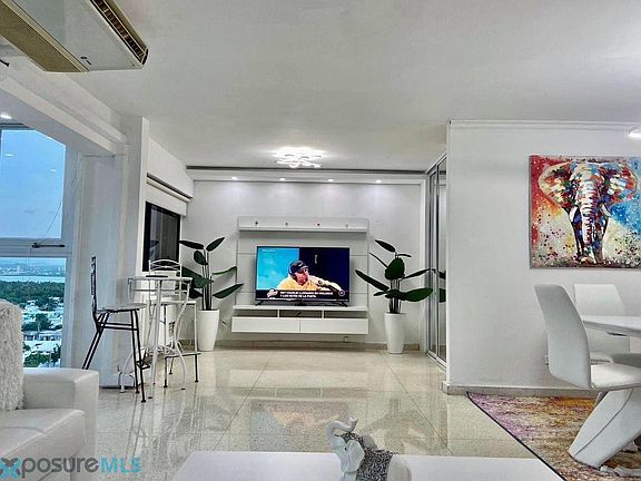 2nd image of 4429 Avenida Isla Verde #1002