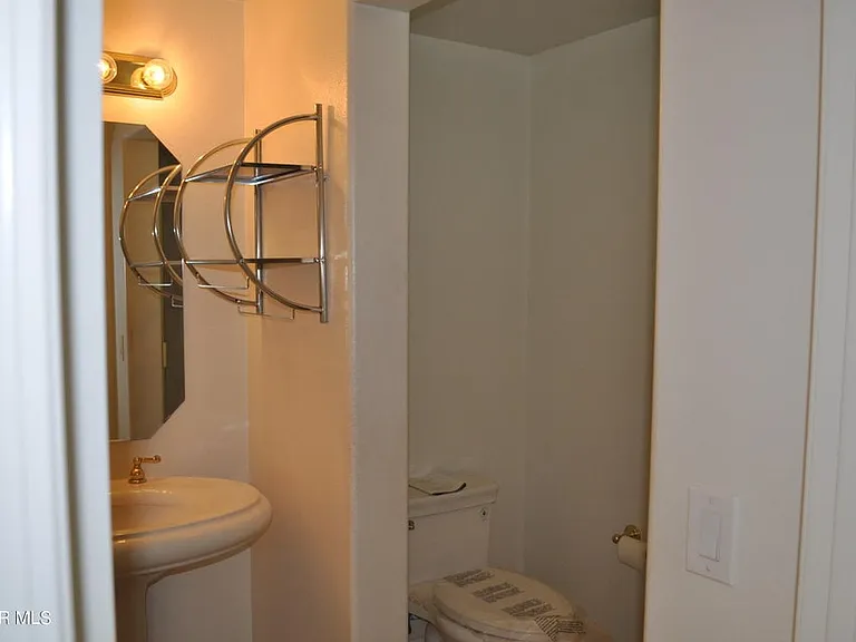 1596 Blue Canyon St — Photo 3