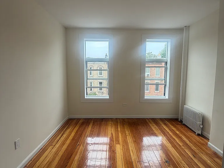 564 Morgan Ave #3L — Photo 2