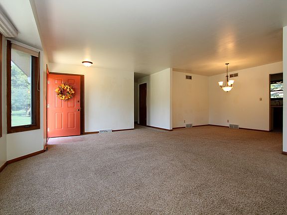 3rd image of 4788 W Grange Ave