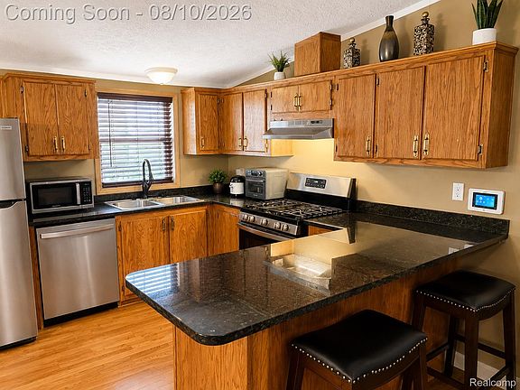 3rd image of 3730 Lapeer Rd