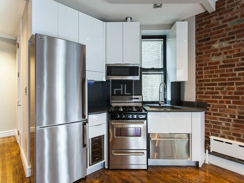 2nd image of 20 Prince St APT 4