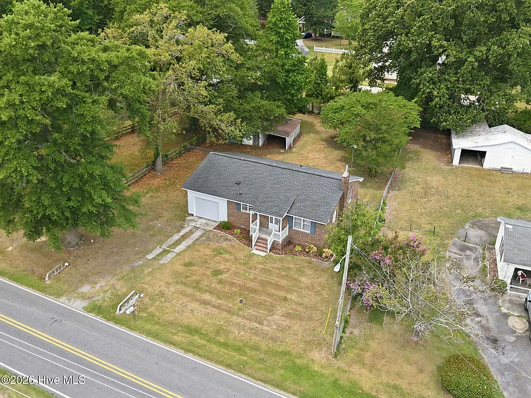 574 Simpson St — Photo 22