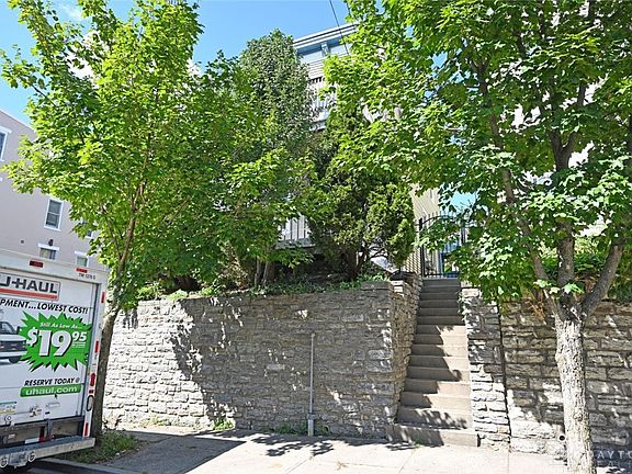 3rd image of 258 Klotter Ave