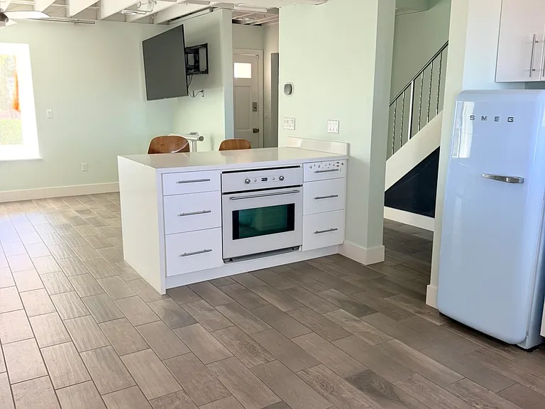 Dining island with oven.