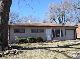 1935 SW Quivira Dr, Topeka, KS 66604