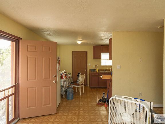 5th image of 2033 Johnson St