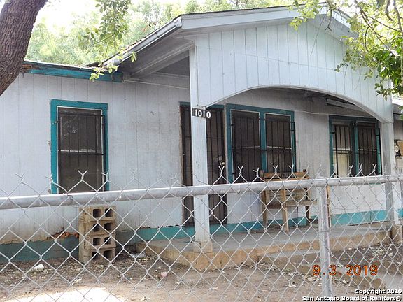 3rd image of 1010 N Calaveras