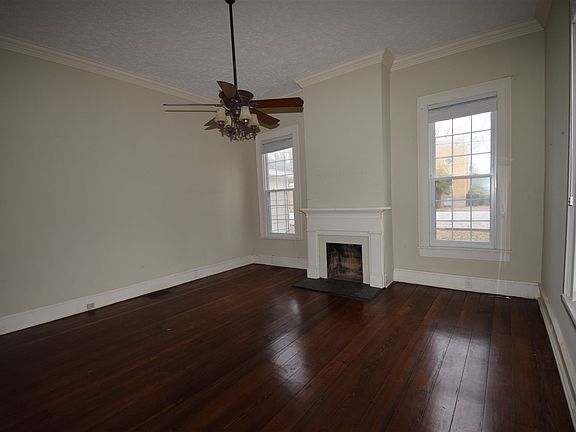 5th image of 419 Grand Ave W