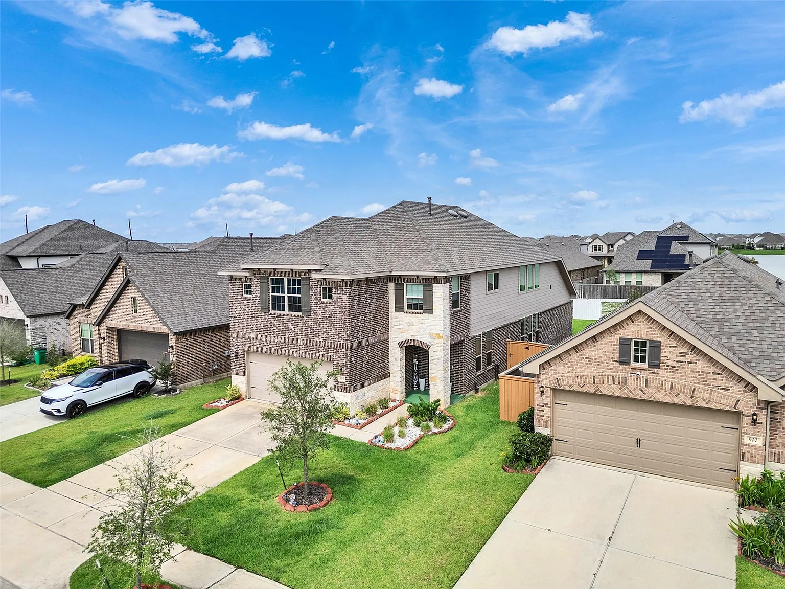 4 bed, 3.5 bath, 2566 sqft, $2,800 — Photo 3