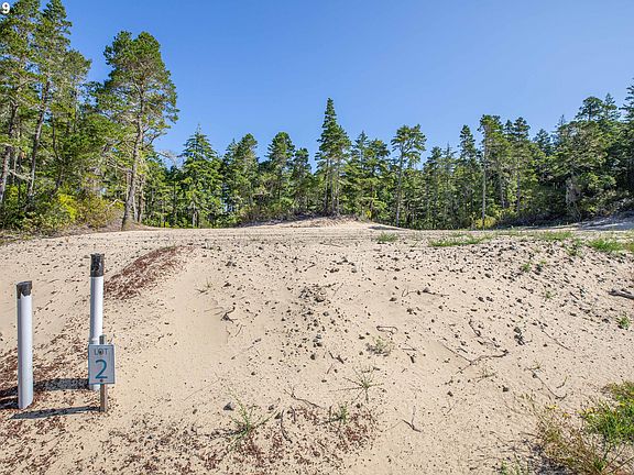 2nd image of 695 Pacific Dunes Dr