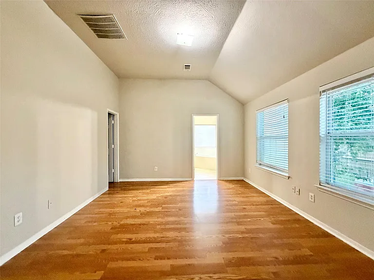 6827 Autumn Thistle Dr — Photo 9