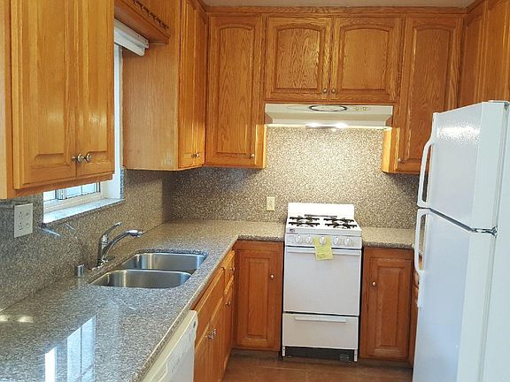 3rd image of 3757 S Centinela Ave #3
