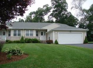20 Hunters Run, North Providence, RI 02904