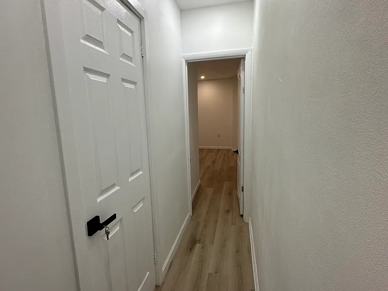 525 Perry St — Photo 19
