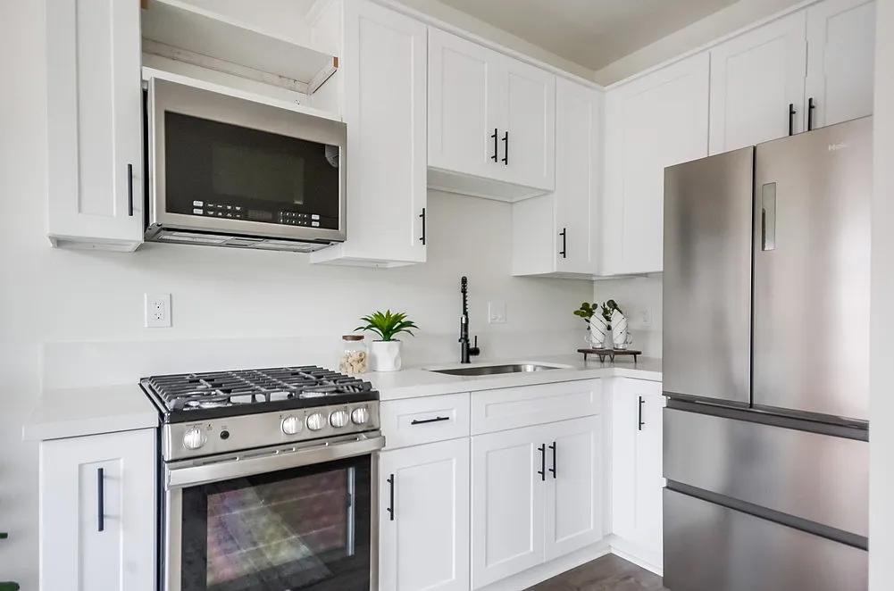 1 bed, 412 sqft, $2,450 — Photo 2