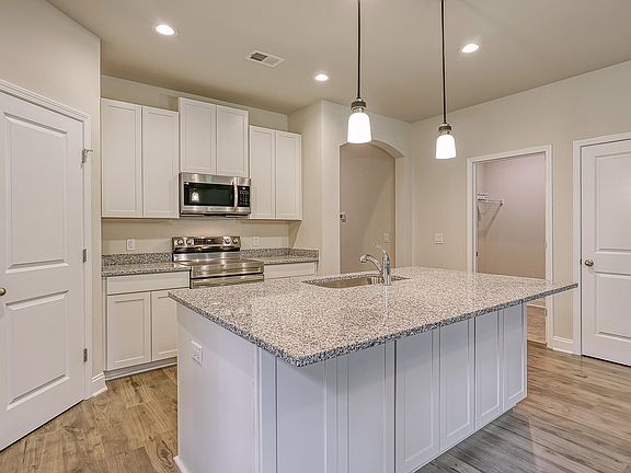 Alexander - Kitchen of a similar home