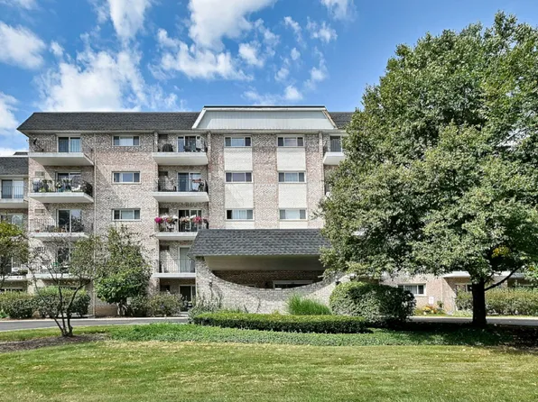 1000 S Lorraine Rd APT 212, Wheaton, IL 60189