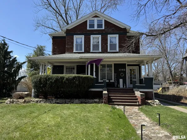 1062 N Cherry St, Galesburg, IL 61401