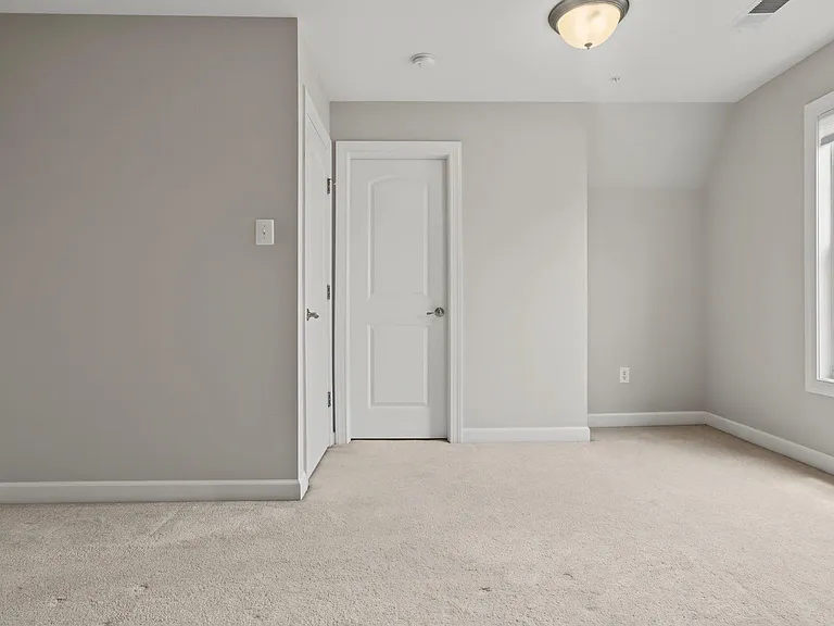 643 Pullman Pl — Photo 41