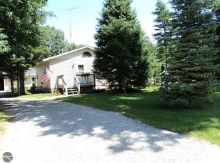 10861 Alpine Dr, Grayling, MI 49738