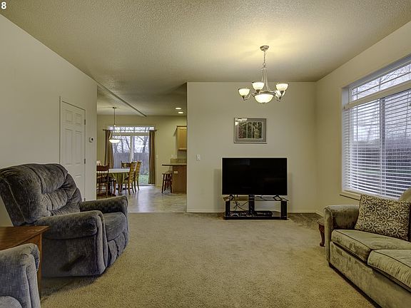5th image of 414 Twin Flower Dr S