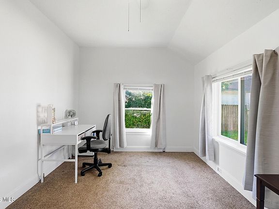 23rd image of 1543 Travis Dr