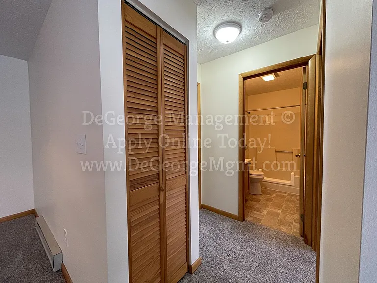 Parkway Apartments — Photo 27