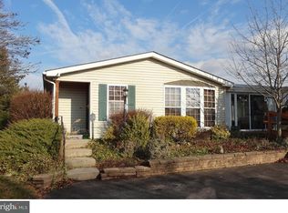 10 Greenbriar Ct, Harleysville, PA 19438