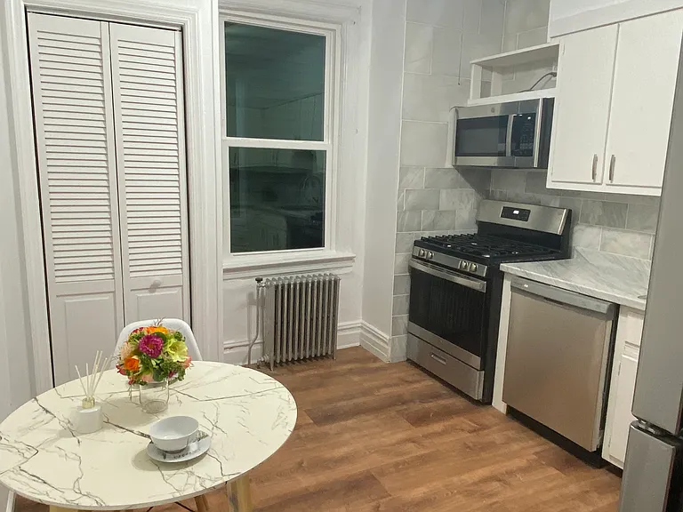 821 Grand Ave #2 — Photo 11